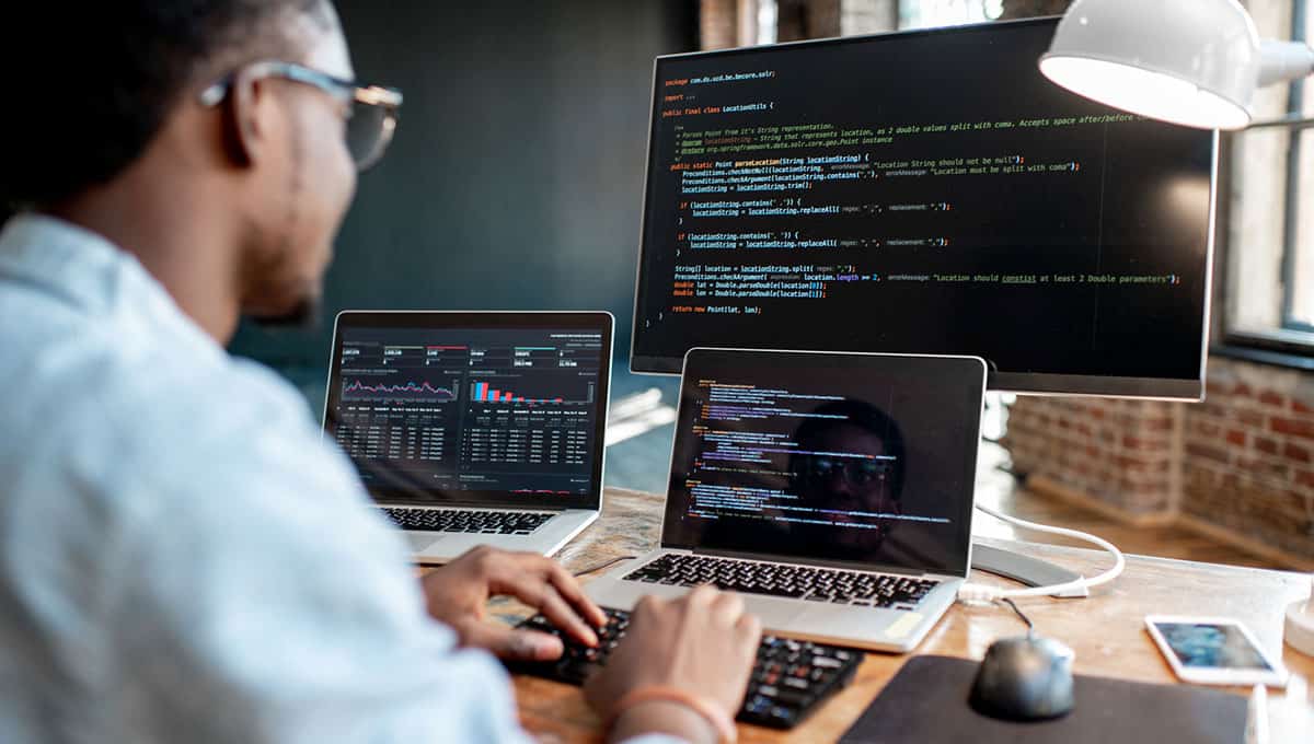 Professional Computer Services to Keep You Running 24/7